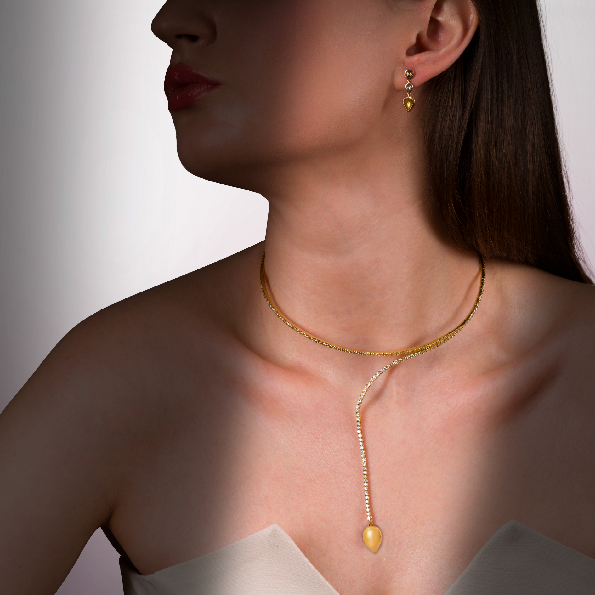 TWILIGHT ELEGANCE NECKLACE - YELLOW GOLD